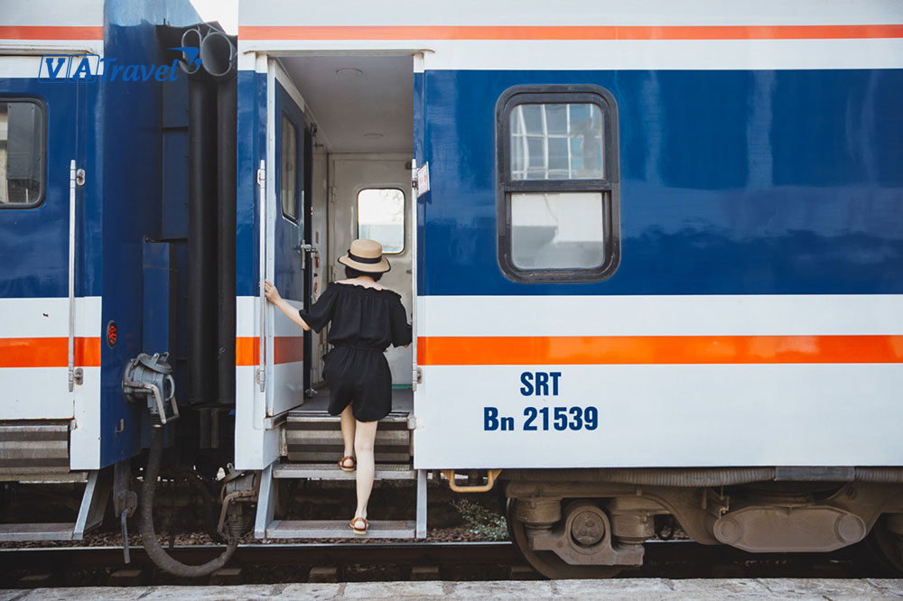 Di chuyển bằng tàu hỏa cho tour Sầm Sơn
